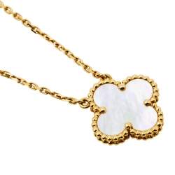 مملوكة مسبقًا Van Cleef & Arpels Vintage Alhambra Mother of Pearl 18K Yellow Gold Pendant Necklace