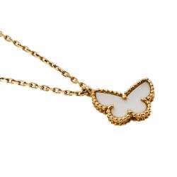 مملوكة مسبقًا Van Cleef and Arpels Sweet Alhambra Butterfly Mother of Pearl & 18k Yellow Gold Pendant Necklace