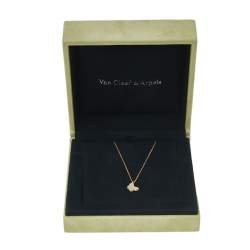 مملوكة مسبقًا Van Cleef and Arpels Sweet Alhambra Butterfly Mother of Pearl & 18k Yellow Gold Pendant Necklace