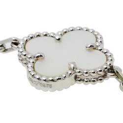 مملوكة مسبقًا قلادة فان كليف آند اربلز فينتدج الهامبرا 5 حليات صدف وذهب أبيض عيار 18