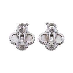 مملوكة مسبقًا أقراط فان كليف آند آربلز فينتدج ألهامبرا ذهب أبيض عيار 18 وصدف