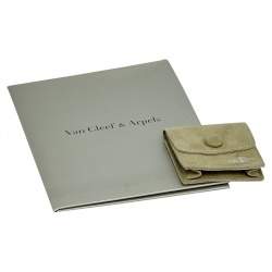 Pre Owned خاتم فان كليف & أربيلز ذهب أصفر عيار 18 صدف رمادي ماجيك ألهامبرا 49