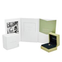 مملوكة مسبقًا Van Cleef and Arpels Sweet Alhambra Butterfly Mother of Pearl & 18k Yellow Gold Pendant Necklace