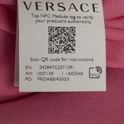 Pre Owned فساتان فيرساتشي وردي جيرسي بحمالات ميدوسا مشد متوسط مقاس صغير (إكسترا صغير)