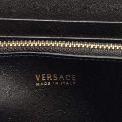 مملوكة مسبقًا Versace Black Baroque Print Leather La Medusa Zip Around Wallet