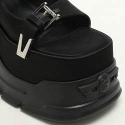 مملوكة مسبقًا Versace Black Satin Medusa Anthem Platform Slingback Sandals Size 39