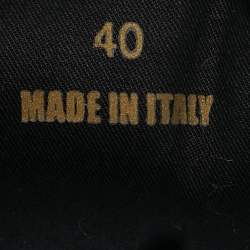 مملوكة مسبقًا حذاء رياضي فيرساتشي قماش مطبوع براقو أصفر/أسود غريكا مقاس 40