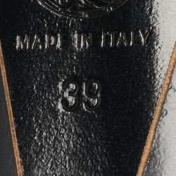 مملوكة مسبقًا بوت فيرساتشي منتصف الساق مفتوح الأصابع ميدوسا جلد أسود مقاس 39