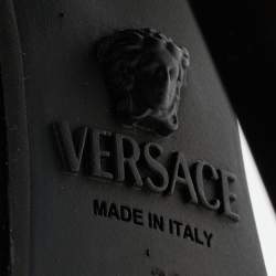 مملوكة مسبقًا حذاء كعب عالي فيرساتشي ميدوسا أفايتاس جلد أسود بنعل سميك مقاس 39