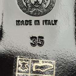 Pre Owned حذاء فلات فيرساتشي سهل الإرتداء سويدي أسود/ ذهبي مرصع بالكريستالات غريكا مقاس 35