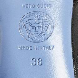 مملوكة مسبقًا حذاء بوت للركبة فيرساتشي جلد أسود وقماش مطاطي مقاس 38