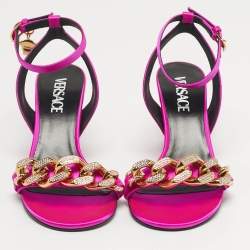 مملوكة مسبقًا صندل فيرساتشي ستان وردي بسلسلة ميدوسا ورباط عند الكاحل مقاس 37