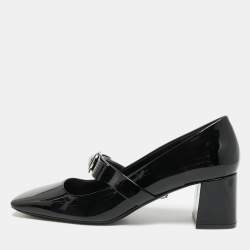 Pre Owned حذاء كعب عالي فيرساتشي جلد براءات اختراع أسود بكعب سميك مزين بشريط جياني مقاس 39