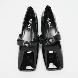 Pre Owned حذاء كعب عالي فيرساتشي جلد براءات اختراع أسود بكعب سميك مزين بشريط جياني مقاس 39