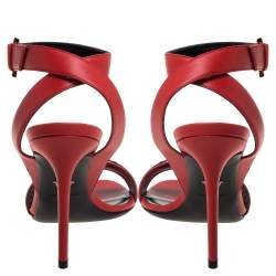 Pre Owned صندل فيرساتشي مزخرفة ميدوسا سير كاحل جلد أحمر مقاس 38