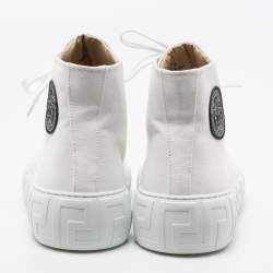 مملوكة مسبقًا Versace White Canvas Greca Medusa Logo Patch High Top Sneakers Size 39
