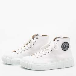 مملوكة مسبقًا Versace White Canvas Greca Medusa Logo Patch High Top Sneakers Size 39