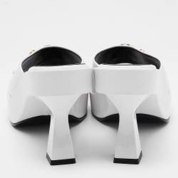 مملوكة مسبقًا Versace White Leather Medusa Sandals Size 39