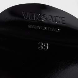 مملوكة مسبقًا Versace White Leather Medusa Sandals Size 39