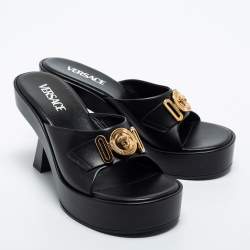 مملوكة مسبقًا Versace Black Leather Medusa Sandals Size 39