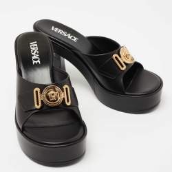 مملوكة مسبقًا Versace Black Leather Medusa Biggie Platform Slides Sandals Size 38