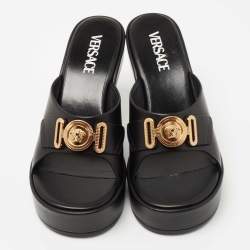 مملوكة مسبقًا Versace Black Leather Medusa Biggie Platform Slides Sandals Size 38