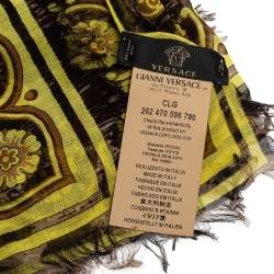 Pre Owned وشاح فيرساتشي مودال وحرير مطبوع باروك متعدد الألوان