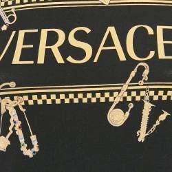 مملوكة مسبقًا Versace Black Logo and Pins Print Jersey Embellished T-Shirt S