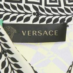 مملوكة مسبقًا فستان فيرساتشي قميص حرير مطبوع متعدد الألوان مقاس وسط (ميديوم)