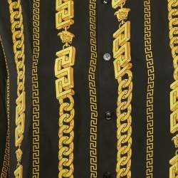 مملوكة مسبقًا قميص فيرساتشي حرير بأكمام طويلة مطبوع باللونين الأسود والأصفر مقاس كبير (لارج)