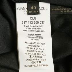 Pre Owned تي شيرت جياني فيرساتشي جيرسي بتفاصيل شعار جرافيكي أسود مقاس صغير