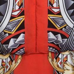 مملوكة مسبقًا فستان فيرساتشي كولكشن هاندكرشيف مطبوع متعدد الألوان برقبة واسعة S