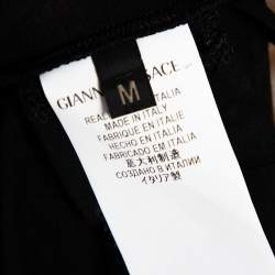 مملوكة مسبقًا تي شيرت فيرساتشي جيرسيه مزخرف شعا رالماركة أسود و ذهبي مقاس وسط (ميديوم)