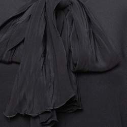 Pre Owned بلوزة فيرساتشي رقبة مزينة رباط و ازرار أمامية حرير أسود مقاس كبير (لارج)