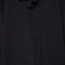 Pre Owned بلوزة فيرساتشي رقبة مزينة رباط و ازرار أمامية حرير أسود مقاس كبير (لارج)