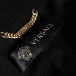 Pre Owned جاكيت بليزر فيرساتشي كريب أسود ومدخات دانتيل صدرية واحدة مقاس وسط (ميديوم)