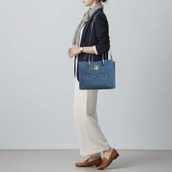 مملوكة مسبقًا حقيبة يد فيرساتشي ميدوسا صغيرة دنيم أزرق