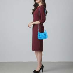 مملوكة مسبقًا Versace La Medusa Chain Blue Leather Hobo