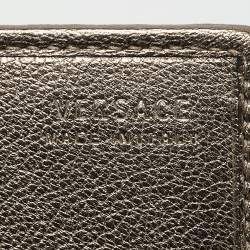 مملوكة مسبقًا محفظة كونتيننتال فيرساتشي جلد وكانفاس ميدوسا بني/بيح