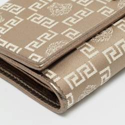 مملوكة مسبقًا محفظة كونتيننتال فيرساتشي جلد وكانفاس ميدوسا بني/بيح