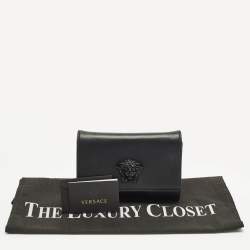 Pre Owned حقيبة كلتش قلاب فيرساتشي ميدوسا جلد أسود