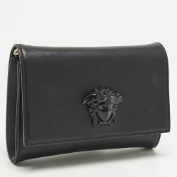 Pre Owned حقيبة كلتش قلاب فيرساتشي ميدوسا جلد أسود