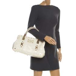 Pre Owned Versace Cream Quilted Patent Leather Snap Out Of It Satchel