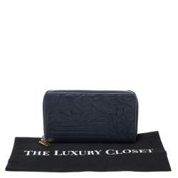 مملوكة مسبقًا Versace Navy Blue Leather Vanitas Zip Around Wallet