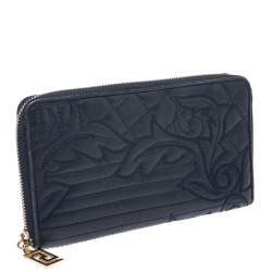 مملوكة مسبقًا Versace Navy Blue Leather Vanitas Zip Around Wallet