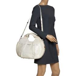 مملوكة مسبقًا Versace Ivory Quilted and Woven Patent Leather Hobo