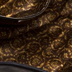 Pre Owned حقيبة فيرساتشي ألتي جلد باروكو سوداء ميتالك