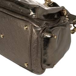 مملوكة مسبقًا Versace Metallic Olive Green Signature Patent and Leather Chain Detail Satchel