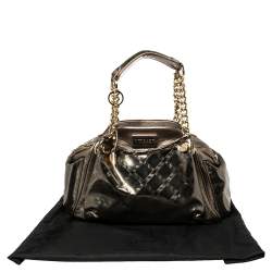 مملوكة مسبقًا Versace Metallic Olive Green Signature Patent and Leather Chain Detail Satchel