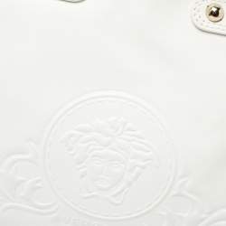 مملوكة مسبقًا حقيبة ساتشل فيرساتشي جلد أبيض مزين ميدوسا بارز